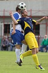(c) 2012 - Fu�ball, 2. Klasse C, Donau gegen Krumpendorf- Bild zeigt: Christian Schritliser (Donau) und Patrick Pfingstner (Krumoendorf)