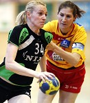 (c) 2011 - Handball, Bundesliga, Damen, Witasek Feldkirchen gegen Hypo Niedersterreich. - Bild zeigt: Kristina Mihic (witasek) und Gabriela Rotis-Nagy (Hypo N) pressefotos, sportfoto, sportfotos, krnten, kaernten, pressefoto, oskar, hher, wolfgang, jannach, sport, wirtschaft, kultur, politik, innenpolitik, auenpolitik, lokal, chronik, fotos, fotografie, fotographie, canon, eos, 1d, mark IV, mark 4, fotopool, powerpixx, hherfoto, hoeherfoto, klagenfurt, villach, wolfsberg, spittal, feldkirchen, vlkermarkt, voelkermarkt, lienz, osttirol, hermagor, archiv, fotoarchiv, photo, photoarchiv, kleine, zeitung, kleinzeitung, ktz, krntner tages zeitung, krntner woche, krntner, woche, kronen zeitung, krone, kronen, zeitung, sportfotographie, sportfotografie, kurier, krntner monat, monatsmagazin, tageszeitung, wochenzeitung, gratiszeitung, fuball, fussball, eishockey, icehockey, tennis, basketball, handball, volleyball, beachvolleyball, schi, ski, ski alpin, ski nordisch, schi nordisch, nordisch, langlaufen, schispringen, skispringen, biathlon