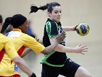 (c) 2011 - Handball, Bundesliga, Damen, Witasek Feldkirchen gegen Hypo Niedersterreich. - Bild zeigt: Francine de Moraes Cararo (Hypo) und Katja Jamnig (witasek) pressefotos, sportfoto, sportfotos, krnten, kaernten, pressefoto, oskar, hher, wolfgang, jannach, sport, wirtschaft, kultur, politik, innenpolitik, auenpolitik, lokal, chronik, fotos, fotografie, fotographie, canon, eos, 1d, mark IV, mark 4, fotopool, powerpixx, hherfoto, hoeherfoto, klagenfurt, villach, wolfsberg, spittal, feldkirchen, vlkermarkt, voelkermarkt, lienz, osttirol, hermagor, archiv, fotoarchiv, photo, photoarchiv, kleine, zeitung, kleinzeitung, ktz, krntner tages zeitung, krntner woche, krntner, woche, kronen zeitung, krone, kronen, zeitung, sportfotographie, sportfotografie, kurier, krntner monat, monatsmagazin, tageszeitung, wochenzeitung, gratiszeitung, fuball, fussball, eishockey, icehockey, tennis, basketball, handball, volleyball, beachvolleyball, schi, ski, ski alpin, ski nordisch, schi nordisch, nordisch, langlaufen, schispringen, skispringen, biathlon