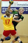 (c) 2011 - Handball, Bundesliga, Damen, Witasek Feldkirchen gegen Hypo Niedersterreich. - Bild zeigt: Isabel Plach (Hypo) und Kristina Mihic (witasek) pressefotos, sportfoto, sportfotos, krnten, kaernten, pressefoto, oskar, hher, wolfgang, jannach, sport, wirtschaft, kultur, politik, innenpolitik, auenpolitik, lokal, chronik, fotos, fotografie, fotographie, canon, eos, 1d, mark IV, mark 4, fotopool, powerpixx, hherfoto, hoeherfoto, klagenfurt, villach, wolfsberg, spittal, feldkirchen, vlkermarkt, voelkermarkt, lienz, osttirol, hermagor, archiv, fotoarchiv, photo, photoarchiv, kleine, zeitung, kleinzeitung, ktz, krntner tages zeitung, krntner woche, krntner, woche, kronen zeitung, krone, kronen, zeitung, sportfotographie, sportfotografie, kurier, krntner monat, monatsmagazin, tageszeitung, wochenzeitung, gratiszeitung, fuball, fussball, eishockey, icehockey, tennis, basketball, handball, volleyball, beachvolleyball, schi, ski, ski alpin, ski nordisch, schi nordisch, nordisch, langlaufen, schispringen, skispringen, biathlon