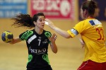 (c) 2011 - Handball, Bundesliga, Damen, Witasek Feldkirchen gegen Hypo Niedersterreich. - Bild zeigt: Maria Musalem Araos (witasek) und Gabriela Rotis-Nagy (Hypo) pressefotos, sportfoto, sportfotos, krnten, kaernten, pressefoto, oskar, hher, wolfgang, jannach, sport, wirtschaft, kultur, politik, innenpolitik, auenpolitik, lokal, chronik, fotos, fotografie, fotographie, canon, eos, 1d, mark IV, mark 4, fotopool, powerpixx, hherfoto, hoeherfoto, klagenfurt, villach, wolfsberg, spittal, feldkirchen, vlkermarkt, voelkermarkt, lienz, osttirol, hermagor, archiv, fotoarchiv, photo, photoarchiv, kleine, zeitung, kleinzeitung, ktz, krntner tages zeitung, krntner woche, krntner, woche, kronen zeitung, krone, kronen, zeitung, sportfotographie, sportfotografie, kurier, krntner monat, monatsmagazin, tageszeitung, wochenzeitung, gratiszeitung, fuball, fussball, eishockey, icehockey, tennis, basketball, handball, volleyball, beachvolleyball, schi, ski, ski alpin, ski nordisch, schi nordisch, nordisch, langlaufen, schispringen, skispringen, biathlon