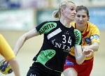 (c) 2011 - Handball, Bundesliga, Damen, Witasek Feldkirchen gegen Hypo Niedersterreich. - Bild zeigt: Kristina Mihic (witasek) und Gabriela Rotis-Nagy (Hypo N) pressefotos, sportfoto, sportfotos, krnten, kaernten, pressefoto, oskar, hher, wolfgang, jannach, sport, wirtschaft, kultur, politik, innenpolitik, auenpolitik, lokal, chronik, fotos, fotografie, fotographie, canon, eos, 1d, mark IV, mark 4, fotopool, powerpixx, hherfoto, hoeherfoto, klagenfurt, villach, wolfsberg, spittal, feldkirchen, vlkermarkt, voelkermarkt, lienz, osttirol, hermagor, archiv, fotoarchiv, photo, photoarchiv, kleine, zeitung, kleinzeitung, ktz, krntner tages zeitung, krntner woche, krntner, woche, kronen zeitung, krone, kronen, zeitung, sportfotographie, sportfotografie, kurier, krntner monat, monatsmagazin, tageszeitung, wochenzeitung, gratiszeitung, fuball, fussball, eishockey, icehockey, tennis, basketball, handball, volleyball, beachvolleyball, schi, ski, ski alpin, ski nordisch, schi nordisch, nordisch, langlaufen, schispringen, skispringen, biathlon