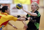 (c) 2011 - Handball, Bundesliga, Damen, Witasek Feldkirchen gegen Hypo Niedersterreich. - Bild zeigt: Daniela de Oliveira Piedade (Hypo) und Kristina Mihic (witasek) pressefotos, sportfoto, sportfotos, krnten, kaernten, pressefoto, oskar, hher, wolfgang, jannach, sport, wirtschaft, kultur, politik, innenpolitik, auenpolitik, lokal, chronik, fotos, fotografie, fotographie, canon, eos, 1d, mark IV, mark 4, fotopool, powerpixx, hherfoto, hoeherfoto, klagenfurt, villach, wolfsberg, spittal, feldkirchen, vlkermarkt, voelkermarkt, lienz, osttirol, hermagor, archiv, fotoarchiv, photo, photoarchiv, kleine, zeitung, kleinzeitung, ktz, krntner tages zeitung, krntner woche, krntner, woche, kronen zeitung, krone, kronen, zeitung, sportfotographie, sportfotografie, kurier, krntner monat, monatsmagazin, tageszeitung, wochenzeitung, gratiszeitung, fuball, fussball, eishockey, icehockey, tennis, basketball, handball, volleyball, beachvolleyball, schi, ski, ski alpin, ski nordisch, schi nordisch, nordisch, langlaufen, schispringen, skispringen, biathlon