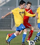 (c) 2011 - Fu�ball, Akademie K�rnten, U16, Akademie K�rnten gegen Akademie St. P�lten. - Bild zeigt: Sascha Heiss (St. P�lten) und David Pein (K�rnten)