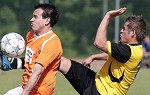 (c) 2012 - Fu�ball, 2. Klasse D, Grafenstein gegen Eitweg - Bild zeigt: Wolfgang W�lbitsch (Eitweg) und Mario Drumbl (Grafenstein)