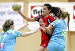 (c) 2011 - Handball, Bundesliga, Damen, Witasek Feldkirchen gegen Hypo Niedersterreich. - Bild zeigt: Isabel Plach (Hypo), Maria Musalem Araos (Feldkirchen) und Katharina Doppler (Hypo) pressefotos, sportfoto, sportfotos, krnten, kaernten, pressefoto, oskar, hher, wolfgang, jannach, sport, wirtschaft, kultur, politik, innenpolitik, auenpolitik, lokal, chronik, fotos, fotografie, fotographie, canon, eos, 1d, mark IV, mark 4, fotopool, powerpixx, hherfoto, hoeherfoto, klagenfurt, villach, wolfsberg, spittal, feldkirchen, vlkermarkt, voelkermarkt, lienz, osttirol, hermagor, archiv, fotoarchiv, photo, photoarchiv, kleine, zeitung, kleinzeitung, ktz, krntner tages zeitung, krntner woche, krntner, woche, kronen zeitung, krone, kronen, zeitung, sportfotographie, sportfotografie, kurier, krntner monat, monatsmagazin, tageszeitung, wochenzeitung, gratiszeitung, fuball, fussball, eishockey, icehockey, tennis, basketball, handball, volleyball, beachvolleyball, schi, ski, ski alpin, ski nordisch, schi nordisch, nordisch, langlaufen, schispringen, skispringen, biathlon