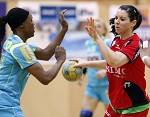 (c) 2011 - Handball, Bundesliga, Damen, Witasek Feldkirchen gegen Hypo Niedersterreich. - Bild zeigt: Francine de Moares Cararo (Hypo) und Katja Jamnik (Feldkirchen) pressefotos, sportfoto, sportfotos, krnten, kaernten, pressefoto, oskar, hher, wolfgang, jannach, sport, wirtschaft, kultur, politik, innenpolitik, auenpolitik, lokal, chronik, fotos, fotografie, fotographie, canon, eos, 1d, mark IV, mark 4, fotopool, powerpixx, hherfoto, hoeherfoto, klagenfurt, villach, wolfsberg, spittal, feldkirchen, vlkermarkt, voelkermarkt, lienz, osttirol, hermagor, archiv, fotoarchiv, photo, photoarchiv, kleine, zeitung, kleinzeitung, ktz, krntner tages zeitung, krntner woche, krntner, woche, kronen zeitung, krone, kronen, zeitung, sportfotographie, sportfotografie, kurier, krntner monat, monatsmagazin, tageszeitung, wochenzeitung, gratiszeitung, fuball, fussball, eishockey, icehockey, tennis, basketball, handball, volleyball, beachvolleyball, schi, ski, ski alpin, ski nordisch, schi nordisch, nordisch, langlaufen, schispringen, skispringen, biathlon