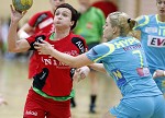 (c) 2011 - Handball, Bundesliga, Damen, Witasek Feldkirchen gegen Hypo Niedersterreich. - Bild zeigt: Katja Cerenjak (Feldkirchen) und Vivien Lerant (Hypo) pressefotos, sportfoto, sportfotos, krnten, kaernten, pressefoto, oskar, hher, wolfgang, jannach, sport, wirtschaft, kultur, politik, innenpolitik, auenpolitik, lokal, chronik, fotos, fotografie, fotographie, canon, eos, 1d, mark IV, mark 4, fotopool, powerpixx, hherfoto, hoeherfoto, klagenfurt, villach, wolfsberg, spittal, feldkirchen, vlkermarkt, voelkermarkt, lienz, osttirol, hermagor, archiv, fotoarchiv, photo, photoarchiv, kleine, zeitung, kleinzeitung, ktz, krntner tages zeitung, krntner woche, krntner, woche, kronen zeitung, krone, kronen, zeitung, sportfotographie, sportfotografie, kurier, krntner monat, monatsmagazin, tageszeitung, wochenzeitung, gratiszeitung, fuball, fussball, eishockey, icehockey, tennis, basketball, handball, volleyball, beachvolleyball, schi, ski, ski alpin, ski nordisch, schi nordisch, nordisch, langlaufen, schispringen, skispringen, biathlon