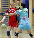 (c) 2011 - Handball, Bundesliga, Damen, Witasek Feldkirchen gegen Hypo Niedersterreich. - Bild zeigt: Kristina Mihic (Feldkirchen) und Daniela de Oliveire Piedade (Hypo) pressefotos, sportfoto, sportfotos, krnten, kaernten, pressefoto, oskar, hher, wolfgang, jannach, sport, wirtschaft, kultur, politik, innenpolitik, auenpolitik, lokal, chronik, fotos, fotografie, fotographie, canon, eos, 1d, mark IV, mark 4, fotopool, powerpixx, hherfoto, hoeherfoto, klagenfurt, villach, wolfsberg, spittal, feldkirchen, vlkermarkt, voelkermarkt, lienz, osttirol, hermagor, archiv, fotoarchiv, photo, photoarchiv, kleine, zeitung, kleinzeitung, ktz, krntner tages zeitung, krntner woche, krntner, woche, kronen zeitung, krone, kronen, zeitung, sportfotographie, sportfotografie, kurier, krntner monat, monatsmagazin, tageszeitung, wochenzeitung, gratiszeitung, fuball, fussball, eishockey, icehockey, tennis, basketball, handball, volleyball, beachvolleyball, schi, ski, ski alpin, ski nordisch, schi nordisch, nordisch, langlaufen, schispringen, skispringen, biathlon