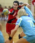 (c) 2011 - Handball, Bundesliga, Damen, Witasek Feldkirchen gegen Hypo Niedersterreich. - Bild zeigt: Maria Musalem Araos (Feldkirchen) pressefotos, sportfoto, sportfotos, krnten, kaernten, pressefoto, oskar, hher, wolfgang, jannach, sport, wirtschaft, kultur, politik, innenpolitik, auenpolitik, lokal, chronik, fotos, fotografie, fotographie, canon, eos, 1d, mark IV, mark 4, fotopool, powerpixx, hherfoto, hoeherfoto, klagenfurt, villach, wolfsberg, spittal, feldkirchen, vlkermarkt, voelkermarkt, lienz, osttirol, hermagor, archiv, fotoarchiv, photo, photoarchiv, kleine, zeitung, kleinzeitung, ktz, krntner tages zeitung, krntner woche, krntner, woche, kronen zeitung, krone, kronen, zeitung, sportfotographie, sportfotografie, kurier, krntner monat, monatsmagazin, tageszeitung, wochenzeitung, gratiszeitung, fuball, fussball, eishockey, icehockey, tennis, basketball, handball, volleyball, beachvolleyball, schi, ski, ski alpin, ski nordisch, schi nordisch, nordisch, langlaufen, schispringen, skispringen, biathlon