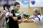 (c) 2011 - Handball, Bundesliga, Damen, Witasek Feldkirchen gegen SW Feldkirch. - Bild zeigt: Josipa Bundovic (Feldkirch), Gabriela Rotis-Nagy (Feldkirchen) und Ivana Doldovic (Feldkirch) pressefotos, sportfoto, sportfotos, krnten, kaernten, pressefoto, oskar, hher, wolfgang, jannach, sport, wirtschaft, kultur, politik, innenpolitik, auenpolitik, lokal, chronik, fotos, fotografie, fotographie, canon, eos, 1d, mark IV, mark 4, fotopool, powerpixx, hherfoto, hoeherfoto, klagenfurt, villach, wolfsberg, spittal, feldkirchen, vlkermarkt, voelkermarkt, lienz, osttirol, hermagor, archiv, fotoarchiv, photo, photoarchiv, kleine, zeitung, kleinzeitung, ktz, krntner tages zeitung, krntner woche, krntner, woche, kronen zeitung, krone, kronen, zeitung, sportfotographie, sportfotografie, kurier, krntner monat, monatsmagazin, tageszeitung, wochenzeitung, gratiszeitung, fuball, fussball, eishockey, icehockey, tennis, basketball, handball, volleyball, beachvolleyball, schi, ski, ski alpin, ski nordisch, schi nordisch, nordisch, langlaufen, schispringen, skispringen, biathlon