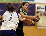 (c) 2011 - Handball, Bundesliga, Damen, Witasek Feldkirchen gegen SW Feldkirch. - Bild zeigt: Sabine Kainrath (Feldkirch) und Maria Musalem Araos (Feldkirchen) pressefotos, sportfoto, sportfotos, krnten, kaernten, pressefoto, oskar, hher, wolfgang, jannach, sport, wirtschaft, kultur, politik, innenpolitik, auenpolitik, lokal, chronik, fotos, fotografie, fotographie, canon, eos, 1d, mark IV, mark 4, fotopool, powerpixx, hherfoto, hoeherfoto, klagenfurt, villach, wolfsberg, spittal, feldkirchen, vlkermarkt, voelkermarkt, lienz, osttirol, hermagor, archiv, fotoarchiv, photo, photoarchiv, kleine, zeitung, kleinzeitung, ktz, krntner tages zeitung, krntner woche, krntner, woche, kronen zeitung, krone, kronen, zeitung, sportfotographie, sportfotografie, kurier, krntner monat, monatsmagazin, tageszeitung, wochenzeitung, gratiszeitung, fuball, fussball, eishockey, icehockey, tennis, basketball, handball, volleyball, beachvolleyball, schi, ski, ski alpin, ski nordisch, schi nordisch, nordisch, langlaufen, schispringen, skispringen, biathlon