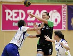 (c) 2011 - Handball, Bundesliga, Damen, Witasek Feldkirchen gegen SW Feldkirch. - Bild zeigt: Sabine Kainrath (Feldkirch) und Hanna Stsiapanava (Feldkirchen) pressefotos, sportfoto, sportfotos, krnten, kaernten, pressefoto, oskar, hher, wolfgang, jannach, sport, wirtschaft, kultur, politik, innenpolitik, auenpolitik, lokal, chronik, fotos, fotografie, fotographie, canon, eos, 1d, mark IV, mark 4, fotopool, powerpixx, hherfoto, hoeherfoto, klagenfurt, villach, wolfsberg, spittal, feldkirchen, vlkermarkt, voelkermarkt, lienz, osttirol, hermagor, archiv, fotoarchiv, photo, photoarchiv, kleine, zeitung, kleinzeitung, ktz, krntner tages zeitung, krntner woche, krntner, woche, kronen zeitung, krone, kronen, zeitung, sportfotographie, sportfotografie, kurier, krntner monat, monatsmagazin, tageszeitung, wochenzeitung, gratiszeitung, fuball, fussball, eishockey, icehockey, tennis, basketball, handball, volleyball, beachvolleyball, schi, ski, ski alpin, ski nordisch, schi nordisch, nordisch, langlaufen, schispringen, skispringen, biathlon