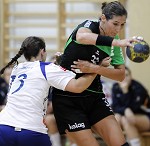 (c) 2011 - Handball, Bundesliga, Damen, Witasek Feldkirchen gegen SW Feldkirch. - Bild zeigt: Nadine Franz (Feldkirch) und Gabriela Rotis-Nagy (Feldkirchen) pressefotos, sportfoto, sportfotos, krnten, kaernten, pressefoto, oskar, hher, wolfgang, jannach, sport, wirtschaft, kultur, politik, innenpolitik, auenpolitik, lokal, chronik, fotos, fotografie, fotographie, canon, eos, 1d, mark IV, mark 4, fotopool, powerpixx, hherfoto, hoeherfoto, klagenfurt, villach, wolfsberg, spittal, feldkirchen, vlkermarkt, voelkermarkt, lienz, osttirol, hermagor, archiv, fotoarchiv, photo, photoarchiv, kleine, zeitung, kleinzeitung, ktz, krntner tages zeitung, krntner woche, krntner, woche, kronen zeitung, krone, kronen, zeitung, sportfotographie, sportfotografie, kurier, krntner monat, monatsmagazin, tageszeitung, wochenzeitung, gratiszeitung, fuball, fussball, eishockey, icehockey, tennis, basketball, handball, volleyball, beachvolleyball, schi, ski, ski alpin, ski nordisch, schi nordisch, nordisch, langlaufen, schispringen, skispringen, biathlon