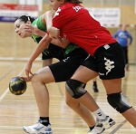 Handball, Europacup, SG witasek Kaernten vs. WHC Biseri Pljevlja, im Bild Katja Jamnik (SG Witasek) und Jelena Despotovic (WHS Biseri) pressefotos, sportfoto, sportfotos, krnten, kaernten, pressefoto, oskar, hher, wolfgang, jannach, sport, wirtschaft, kultur, politik, innenpolitik, auenpolitik, lokal, chronik, fotos, fotografie, fotographie, canon, eos, 1d, mark IV, mark 4, fotopool, powerpixx, hherfoto, hoeherfoto, klagenfurt, villach, wolfsberg, spittal, feldkirchen, vlkermarkt, voelkermarkt, lienz, osttirol, hermagor, archiv, fotoarchiv, photo, photoarchiv, kleine, zeitung, kleinzeitung, ktz, krntner tages zeitung, krntner woche, krntner, woche, kronen zeitung, krone, kronen, zeitung, sportfotographie, sportfotografie, kurier, krntner monat, monatsmagazin, tageszeitung, wochenzeitung, gratiszeitung, fuball, fussball, eishockey, icehockey, tennis, basketball, handball, volleyball, beachvolleyball, schi, ski, ski alpin, ski nordisch, schi nordisch, nordisch, langlaufen, schispringen, skispringen, biathlon