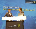 Raiffeisen Capital Management. Kunden-Roadshow Kaernten zum Thema Kapitalmaerkte: Wirklichkeit und Zukunft. Bild zeigt v.l. Vorstandsdirektor Mag. Georg Messner (RLB Kaernten) und Wirtschaftsjournalist Florian Fischer-Fabian (Bayerischer Rundfunk). pressefotos, sportfoto, sportfotos, krnten, kaernten, pressefoto, oskar, hher, wolfgang, jannach, sport, wirtschaft, kultur, politik, innenpolitik, auenpolitik, lokal, chronik, fotos, fotografie, fotographie, canon, eos, 1d, mark IV, mark 4, fotopool, powerpixx, hherfoto, hoeherfoto, klagenfurt, villach, wolfsberg, spittal, feldkirchen, vlkermarkt, voelkermarkt, lienz, osttirol, hermagor, archiv, fotoarchiv, photo, photoarchiv, kleine, zeitung, kleinzeitung, ktz, krntner tages zeitung, krntner woche, krntner, woche, kronen zeitung, krone, kronen, zeitung, sportfotographie, sportfotografie, kurier, krntner monat, monatsmagazin, tageszeitung, wochenzeitung, gratiszeitung, fuball, fussball, eishockey, icehockey, tennis, basketball, handball, volleyball, beachvolleyball, schi, ski, ski alpin, ski nordisch, schi nordisch, nordisch, langlaufen, schispringen, skispringen, biathlon