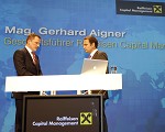 Raiffeisen Capital Management. Kunden-Roadshow Kaernten zum Thema Kapitalmaerkte: Wirklichkeit und Zukunft. Bild zeigt v.l. Geschaeftsfuehrer Mag. Gerhard Aigner (Raiffeisen Capital Management) und Wirtschaftsjournalist Florian Fischer-Fabian (Bayerischer Rundfunk). pressefotos, sportfoto, sportfotos, krnten, kaernten, pressefoto, oskar, hher, wolfgang, jannach, sport, wirtschaft, kultur, politik, innenpolitik, auenpolitik, lokal, chronik, fotos, fotografie, fotographie, canon, eos, 1d, mark IV, mark 4, fotopool, powerpixx, hherfoto, hoeherfoto, klagenfurt, villach, wolfsberg, spittal, feldkirchen, vlkermarkt, voelkermarkt, lienz, osttirol, hermagor, archiv, fotoarchiv, photo, photoarchiv, kleine, zeitung, kleinzeitung, ktz, krntner tages zeitung, krntner woche, krntner, woche, kronen zeitung, krone, kronen, zeitung, sportfotographie, sportfotografie, kurier, krntner monat, monatsmagazin, tageszeitung, wochenzeitung, gratiszeitung, fuball, fussball, eishockey, icehockey, tennis, basketball, handball, volleyball, beachvolleyball, schi, ski, ski alpin, ski nordisch, schi nordisch, nordisch, langlaufen, schispringen, skispringen, biathlon