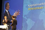 Raiffeisen Capital Management. Kunden-Roadshow Kaernten zum Thema Kapitalmaerkte: Wirklichkeit und Zukunft. Bild zeigt v.l. Geschaeftsfuehrer Mag. Gerhard Aigner (Raiffeisen Capital Management) und Wirtschaftsjournalist Florian Fischer-Fabian (Bayerischer Rundfunk). pressefotos, sportfoto, sportfotos, krnten, kaernten, pressefoto, oskar, hher, wolfgang, jannach, sport, wirtschaft, kultur, politik, innenpolitik, auenpolitik, lokal, chronik, fotos, fotografie, fotographie, canon, eos, 1d, mark IV, mark 4, fotopool, powerpixx, hherfoto, hoeherfoto, klagenfurt, villach, wolfsberg, spittal, feldkirchen, vlkermarkt, voelkermarkt, lienz, osttirol, hermagor, archiv, fotoarchiv, photo, photoarchiv, kleine, zeitung, kleinzeitung, ktz, krntner tages zeitung, krntner woche, krntner, woche, kronen zeitung, krone, kronen, zeitung, sportfotographie, sportfotografie, kurier, krntner monat, monatsmagazin, tageszeitung, wochenzeitung, gratiszeitung, fuball, fussball, eishockey, icehockey, tennis, basketball, handball, volleyball, beachvolleyball, schi, ski, ski alpin, ski nordisch, schi nordisch, nordisch, langlaufen, schispringen, skispringen, biathlon