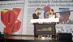 Raiffeisen Capital Management. Kunden-Roadshow Kaernten zum Thema Kapitalmaerkte: Wirklichkeit und Zukunft. Bild zeigt v.l. Geschaeftsfuehrer Mag. Gerhard Aigner (Raiffeisen Capital Management) und Wirtschaftsjournalist Florian Fischer-Fabian (Bayerischer Rundfunk). pressefotos, sportfoto, sportfotos, krnten, kaernten, pressefoto, oskar, hher, wolfgang, jannach, sport, wirtschaft, kultur, politik, innenpolitik, auenpolitik, lokal, chronik, fotos, fotografie, fotographie, canon, eos, 1d, mark IV, mark 4, fotopool, powerpixx, hherfoto, hoeherfoto, klagenfurt, villach, wolfsberg, spittal, feldkirchen, vlkermarkt, voelkermarkt, lienz, osttirol, hermagor, archiv, fotoarchiv, photo, photoarchiv, kleine, zeitung, kleinzeitung, ktz, krntner tages zeitung, krntner woche, krntner, woche, kronen zeitung, krone, kronen, zeitung, sportfotographie, sportfotografie, kurier, krntner monat, monatsmagazin, tageszeitung, wochenzeitung, gratiszeitung, fuball, fussball, eishockey, icehockey, tennis, basketball, handball, volleyball, beachvolleyball, schi, ski, ski alpin, ski nordisch, schi nordisch, nordisch, langlaufen, schispringen, skispringen, biathlon