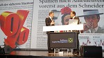 Raiffeisen Capital Management. Kunden-Roadshow Kaernten zum Thema Kapitalmaerkte: Wirklichkeit und Zukunft. Bild zeigt v.l. Geschaeftsfuehrer Mag. Gerhard Aigner (Raiffeisen Capital Management) und Wirtschaftsjournalist Florian Fischer-Fabian (Bayerischer Rundfunk). pressefotos, sportfoto, sportfotos, krnten, kaernten, pressefoto, oskar, hher, wolfgang, jannach, sport, wirtschaft, kultur, politik, innenpolitik, auenpolitik, lokal, chronik, fotos, fotografie, fotographie, canon, eos, 1d, mark IV, mark 4, fotopool, powerpixx, hherfoto, hoeherfoto, klagenfurt, villach, wolfsberg, spittal, feldkirchen, vlkermarkt, voelkermarkt, lienz, osttirol, hermagor, archiv, fotoarchiv, photo, photoarchiv, kleine, zeitung, kleinzeitung, ktz, krntner tages zeitung, krntner woche, krntner, woche, kronen zeitung, krone, kronen, zeitung, sportfotographie, sportfotografie, kurier, krntner monat, monatsmagazin, tageszeitung, wochenzeitung, gratiszeitung, fuball, fussball, eishockey, icehockey, tennis, basketball, handball, volleyball, beachvolleyball, schi, ski, ski alpin, ski nordisch, schi nordisch, nordisch, langlaufen, schispringen, skispringen, biathlon