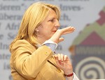 Raiffeisen Capital Management. Kunden-Roadshow Kaernten zum Thema Kapitalmaerkte: Wirklichkeit und Zukunft. Bild zeigt Dr. Karin Kneissl (Nahost- und Oelexpertin). pressefotos, sportfoto, sportfotos, krnten, kaernten, pressefoto, oskar, hher, wolfgang, jannach, sport, wirtschaft, kultur, politik, innenpolitik, auenpolitik, lokal, chronik, fotos, fotografie, fotographie, canon, eos, 1d, mark IV, mark 4, fotopool, powerpixx, hherfoto, hoeherfoto, klagenfurt, villach, wolfsberg, spittal, feldkirchen, vlkermarkt, voelkermarkt, lienz, osttirol, hermagor, archiv, fotoarchiv, photo, photoarchiv, kleine, zeitung, kleinzeitung, ktz, krntner tages zeitung, krntner woche, krntner, woche, kronen zeitung, krone, kronen, zeitung, sportfotographie, sportfotografie, kurier, krntner monat, monatsmagazin, tageszeitung, wochenzeitung, gratiszeitung, fuball, fussball, eishockey, icehockey, tennis, basketball, handball, volleyball, beachvolleyball, schi, ski, ski alpin, ski nordisch, schi nordisch, nordisch, langlaufen, schispringen, skispringen, biathlon