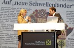 Raiffeisen Capital Management. Kunden-Roadshow Kaernten zum Thema Kapitalmaerkte: Wirklichkeit und Zukunft. Bild zeigt v.l. Dr. Karin Kneissl (Nahost- und Oelexpertin) und Wirtschaftsjournalist Florian Fischer-Fabian (Bayerischer Rundfunk). pressefotos, sportfoto, sportfotos, krnten, kaernten, pressefoto, oskar, hher, wolfgang, jannach, sport, wirtschaft, kultur, politik, innenpolitik, auenpolitik, lokal, chronik, fotos, fotografie, fotographie, canon, eos, 1d, mark IV, mark 4, fotopool, powerpixx, hherfoto, hoeherfoto, klagenfurt, villach, wolfsberg, spittal, feldkirchen, vlkermarkt, voelkermarkt, lienz, osttirol, hermagor, archiv, fotoarchiv, photo, photoarchiv, kleine, zeitung, kleinzeitung, ktz, krntner tages zeitung, krntner woche, krntner, woche, kronen zeitung, krone, kronen, zeitung, sportfotographie, sportfotografie, kurier, krntner monat, monatsmagazin, tageszeitung, wochenzeitung, gratiszeitung, fuball, fussball, eishockey, icehockey, tennis, basketball, handball, volleyball, beachvolleyball, schi, ski, ski alpin, ski nordisch, schi nordisch, nordisch, langlaufen, schispringen, skispringen, biathlon