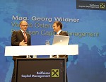 Raiffeisen Capital Management. Kunden-Roadshow Kaernten zum Thema Kapitalmaerkte: Wirklichkeit und Zukunft. Bild zeigt v.l. Bereichsleiter Mag. Georg Wildner (Raiffeisen Capital Management) und Wirtschaftsjournalist Florian Fischer-Fabian (Bayerischer Rundfunk). pressefotos, sportfoto, sportfotos, krnten, kaernten, pressefoto, oskar, hher, wolfgang, jannach, sport, wirtschaft, kultur, politik, innenpolitik, auenpolitik, lokal, chronik, fotos, fotografie, fotographie, canon, eos, 1d, mark IV, mark 4, fotopool, powerpixx, hherfoto, hoeherfoto, klagenfurt, villach, wolfsberg, spittal, feldkirchen, vlkermarkt, voelkermarkt, lienz, osttirol, hermagor, archiv, fotoarchiv, photo, photoarchiv, kleine, zeitung, kleinzeitung, ktz, krntner tages zeitung, krntner woche, krntner, woche, kronen zeitung, krone, kronen, zeitung, sportfotographie, sportfotografie, kurier, krntner monat, monatsmagazin, tageszeitung, wochenzeitung, gratiszeitung, fuball, fussball, eishockey, icehockey, tennis, basketball, handball, volleyball, beachvolleyball, schi, ski, ski alpin, ski nordisch, schi nordisch, nordisch, langlaufen, schispringen, skispringen, biathlon