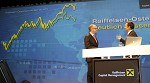 Raiffeisen Capital Management. Kunden-Roadshow Kaernten zum Thema Kapitalmaerkte: Wirklichkeit und Zukunft. Bild zeigt v.l. Bereichsleiter Mag. Georg Wildner (Raiffeisen Capital Management) und Wirtschaftsjournalist Florian Fischer-Fabian (Bayerischer Rundfunk). pressefotos, sportfoto, sportfotos, krnten, kaernten, pressefoto, oskar, hher, wolfgang, jannach, sport, wirtschaft, kultur, politik, innenpolitik, auenpolitik, lokal, chronik, fotos, fotografie, fotographie, canon, eos, 1d, mark IV, mark 4, fotopool, powerpixx, hherfoto, hoeherfoto, klagenfurt, villach, wolfsberg, spittal, feldkirchen, vlkermarkt, voelkermarkt, lienz, osttirol, hermagor, archiv, fotoarchiv, photo, photoarchiv, kleine, zeitung, kleinzeitung, ktz, krntner tages zeitung, krntner woche, krntner, woche, kronen zeitung, krone, kronen, zeitung, sportfotographie, sportfotografie, kurier, krntner monat, monatsmagazin, tageszeitung, wochenzeitung, gratiszeitung, fuball, fussball, eishockey, icehockey, tennis, basketball, handball, volleyball, beachvolleyball, schi, ski, ski alpin, ski nordisch, schi nordisch, nordisch, langlaufen, schispringen, skispringen, biathlon