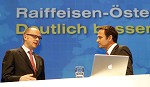 Raiffeisen Capital Management. Kunden-Roadshow Kaernten zum Thema Kapitalmaerkte: Wirklichkeit und Zukunft. Bild zeigt v.l. Bereichsleiter Mag. Georg Wildner (Raiffeisen Capital Management) und Wirtschaftsjournalist Florian Fischer-Fabian (Bayerischer Rundfunk). pressefotos, sportfoto, sportfotos, krnten, kaernten, pressefoto, oskar, hher, wolfgang, jannach, sport, wirtschaft, kultur, politik, innenpolitik, auenpolitik, lokal, chronik, fotos, fotografie, fotographie, canon, eos, 1d, mark IV, mark 4, fotopool, powerpixx, hherfoto, hoeherfoto, klagenfurt, villach, wolfsberg, spittal, feldkirchen, vlkermarkt, voelkermarkt, lienz, osttirol, hermagor, archiv, fotoarchiv, photo, photoarchiv, kleine, zeitung, kleinzeitung, ktz, krntner tages zeitung, krntner woche, krntner, woche, kronen zeitung, krone, kronen, zeitung, sportfotographie, sportfotografie, kurier, krntner monat, monatsmagazin, tageszeitung, wochenzeitung, gratiszeitung, fuball, fussball, eishockey, icehockey, tennis, basketball, handball, volleyball, beachvolleyball, schi, ski, ski alpin, ski nordisch, schi nordisch, nordisch, langlaufen, schispringen, skispringen, biathlon