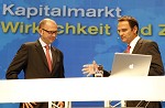 Raiffeisen Capital Management. Kunden-Roadshow Kaernten zum Thema Kapitalmaerkte: Wirklichkeit und Zukunft. Bild zeigt v.l. Bereichsleiter Mag. Georg Wildner (Raiffeisen Capital Management) und Wirtschaftsjournalist Florian Fischer-Fabian (Bayerischer Rundfunk). pressefotos, sportfoto, sportfotos, krnten, kaernten, pressefoto, oskar, hher, wolfgang, jannach, sport, wirtschaft, kultur, politik, innenpolitik, auenpolitik, lokal, chronik, fotos, fotografie, fotographie, canon, eos, 1d, mark IV, mark 4, fotopool, powerpixx, hherfoto, hoeherfoto, klagenfurt, villach, wolfsberg, spittal, feldkirchen, vlkermarkt, voelkermarkt, lienz, osttirol, hermagor, archiv, fotoarchiv, photo, photoarchiv, kleine, zeitung, kleinzeitung, ktz, krntner tages zeitung, krntner woche, krntner, woche, kronen zeitung, krone, kronen, zeitung, sportfotographie, sportfotografie, kurier, krntner monat, monatsmagazin, tageszeitung, wochenzeitung, gratiszeitung, fuball, fussball, eishockey, icehockey, tennis, basketball, handball, volleyball, beachvolleyball, schi, ski, ski alpin, ski nordisch, schi nordisch, nordisch, langlaufen, schispringen, skispringen, biathlon