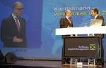 Raiffeisen Capital Management. Kunden-Roadshow Kaernten zum Thema Kapitalmaerkte: Wirklichkeit und Zukunft. Bild zeigt v.l. Bereichsleiter Mag. Georg Wildner (Raiffeisen Capital Management) und Wirtschaftsjournalist Florian Fischer-Fabian (Bayerischer Rundfunk). pressefotos, sportfoto, sportfotos, krnten, kaernten, pressefoto, oskar, hher, wolfgang, jannach, sport, wirtschaft, kultur, politik, innenpolitik, auenpolitik, lokal, chronik, fotos, fotografie, fotographie, canon, eos, 1d, mark IV, mark 4, fotopool, powerpixx, hherfoto, hoeherfoto, klagenfurt, villach, wolfsberg, spittal, feldkirchen, vlkermarkt, voelkermarkt, lienz, osttirol, hermagor, archiv, fotoarchiv, photo, photoarchiv, kleine, zeitung, kleinzeitung, ktz, krntner tages zeitung, krntner woche, krntner, woche, kronen zeitung, krone, kronen, zeitung, sportfotographie, sportfotografie, kurier, krntner monat, monatsmagazin, tageszeitung, wochenzeitung, gratiszeitung, fuball, fussball, eishockey, icehockey, tennis, basketball, handball, volleyball, beachvolleyball, schi, ski, ski alpin, ski nordisch, schi nordisch, nordisch, langlaufen, schispringen, skispringen, biathlon