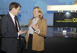 Raiffeisen Capital Management. Kunden-Roadshow Kaernten zum Thema Kapitalmaerkte: Wirklichkeit und Zukunft. Bild zeigt v.l.  Vorstandsdirektor Mag. Georg Messner (RLB Kaernten) und  Dr. Karin Kneissl (Nahost- und Oelexpertin). pressefotos, sportfoto, sportfotos, krnten, kaernten, pressefoto, oskar, hher, wolfgang, jannach, sport, wirtschaft, kultur, politik, innenpolitik, auenpolitik, lokal, chronik, fotos, fotografie, fotographie, canon, eos, 1d, mark IV, mark 4, fotopool, powerpixx, hherfoto, hoeherfoto, klagenfurt, villach, wolfsberg, spittal, feldkirchen, vlkermarkt, voelkermarkt, lienz, osttirol, hermagor, archiv, fotoarchiv, photo, photoarchiv, kleine, zeitung, kleinzeitung, ktz, krntner tages zeitung, krntner woche, krntner, woche, kronen zeitung, krone, kronen, zeitung, sportfotographie, sportfotografie, kurier, krntner monat, monatsmagazin, tageszeitung, wochenzeitung, gratiszeitung, fuball, fussball, eishockey, icehockey, tennis, basketball, handball, volleyball, beachvolleyball, schi, ski, ski alpin, ski nordisch, schi nordisch, nordisch, langlaufen, schispringen, skispringen, biathlon