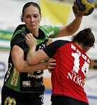 Handball, Europacup, SG witasek Kaernten vs. HBC Nimes, im Bild Hanna Stsiapanava (SG Witasek) und Fanny Bosc (Nimes) pressefotos, sportfoto, sportfotos, krnten, kaernten, pressefoto, oskar, hher, wolfgang, jannach, sport, wirtschaft, kultur, politik, innenpolitik, auenpolitik, lokal, chronik, fotos, fotografie, fotographie, canon, eos, 1d, mark IV, mark 4, fotopool, powerpixx, hherfoto, hoeherfoto, klagenfurt, villach, wolfsberg, spittal, feldkirchen, vlkermarkt, voelkermarkt, lienz, osttirol, hermagor, archiv, fotoarchiv, photo, photoarchiv, kleine, zeitung, kleinzeitung, ktz, krntner tages zeitung, krntner woche, krntner, woche, kronen zeitung, krone, kronen, zeitung, sportfotographie, sportfotografie, kurier, krntner monat, monatsmagazin, tageszeitung, wochenzeitung, gratiszeitung, fuball, fussball, eishockey, icehockey, tennis, basketball, handball, volleyball, beachvolleyball, schi, ski, ski alpin, ski nordisch, schi nordisch, nordisch, langlaufen, schispringen, skispringen, biathlon