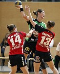 Handball, Europacup, SG witasek Kaernten vs. HBC Nimes, im Bild Fanny Bosc (Nimes), Gabriela Rotis-Nagy (SG Witasek) und Blandine Dancette (Nimes) pressefotos, sportfoto, sportfotos, krnten, kaernten, pressefoto, oskar, hher, wolfgang, jannach, sport, wirtschaft, kultur, politik, innenpolitik, auenpolitik, lokal, chronik, fotos, fotografie, fotographie, canon, eos, 1d, mark IV, mark 4, fotopool, powerpixx, hherfoto, hoeherfoto, klagenfurt, villach, wolfsberg, spittal, feldkirchen, vlkermarkt, voelkermarkt, lienz, osttirol, hermagor, archiv, fotoarchiv, photo, photoarchiv, kleine, zeitung, kleinzeitung, ktz, krntner tages zeitung, krntner woche, krntner, woche, kronen zeitung, krone, kronen, zeitung, sportfotographie, sportfotografie, kurier, krntner monat, monatsmagazin, tageszeitung, wochenzeitung, gratiszeitung, fuball, fussball, eishockey, icehockey, tennis, basketball, handball, volleyball, beachvolleyball, schi, ski, ski alpin, ski nordisch, schi nordisch, nordisch, langlaufen, schispringen, skispringen, biathlon