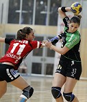 Handball, Europacup, SG witasek Kaernten vs. HBC Nimes, im Bild Camille Ayglon (Nimes) und Gabriela Rotis-Nagy (SG Witasek) pressefotos, sportfoto, sportfotos, krnten, kaernten, pressefoto, oskar, hher, wolfgang, jannach, sport, wirtschaft, kultur, politik, innenpolitik, auenpolitik, lokal, chronik, fotos, fotografie, fotographie, canon, eos, 1d, mark IV, mark 4, fotopool, powerpixx, hherfoto, hoeherfoto, klagenfurt, villach, wolfsberg, spittal, feldkirchen, vlkermarkt, voelkermarkt, lienz, osttirol, hermagor, archiv, fotoarchiv, photo, photoarchiv, kleine, zeitung, kleinzeitung, ktz, krntner tages zeitung, krntner woche, krntner, woche, kronen zeitung, krone, kronen, zeitung, sportfotographie, sportfotografie, kurier, krntner monat, monatsmagazin, tageszeitung, wochenzeitung, gratiszeitung, fuball, fussball, eishockey, icehockey, tennis, basketball, handball, volleyball, beachvolleyball, schi, ski, ski alpin, ski nordisch, schi nordisch, nordisch, langlaufen, schispringen, skispringen, biathlon