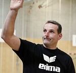 Handball, Europacup, SG witasek Kaernten vs. HBC Nimes, im Bild Trainer Tomaz Cater (SG Witasek) pressefotos, sportfoto, sportfotos, krnten, kaernten, pressefoto, oskar, hher, wolfgang, jannach, sport, wirtschaft, kultur, politik, innenpolitik, auenpolitik, lokal, chronik, fotos, fotografie, fotographie, canon, eos, 1d, mark IV, mark 4, fotopool, powerpixx, hherfoto, hoeherfoto, klagenfurt, villach, wolfsberg, spittal, feldkirchen, vlkermarkt, voelkermarkt, lienz, osttirol, hermagor, archiv, fotoarchiv, photo, photoarchiv, kleine, zeitung, kleinzeitung, ktz, krntner tages zeitung, krntner woche, krntner, woche, kronen zeitung, krone, kronen, zeitung, sportfotographie, sportfotografie, kurier, krntner monat, monatsmagazin, tageszeitung, wochenzeitung, gratiszeitung, fuball, fussball, eishockey, icehockey, tennis, basketball, handball, volleyball, beachvolleyball, schi, ski, ski alpin, ski nordisch, schi nordisch, nordisch, langlaufen, schispringen, skispringen, biathlon