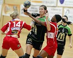 Handball, Cup Halbfinale, SG Witasek Kaernten vs. Hypo NOe 1,  im Bild Nina Stumvoll (Hypo NOe1), Gabriela Rotis-Nagy (SG Witasek), Francine De Moraes Cararo (Hypo NOe1) pressefotos, sportfoto, sportfotos, krnten, kaernten, pressefoto, oskar, hher, wolfgang, jannach, sport, wirtschaft, kultur, politik, innenpolitik, auenpolitik, lokal, chronik, fotos, fotografie, fotographie, canon, eos, 1d, mark IV, mark 4, fotopool, powerpixx, hherfoto, hoeherfoto, klagenfurt, villach, wolfsberg, spittal, feldkirchen, vlkermarkt, voelkermarkt, lienz, osttirol, hermagor, archiv, fotoarchiv, photo, photoarchiv, kleine, zeitung, kleinzeitung, ktz, krntner tages zeitung, krntner woche, krntner, woche, kronen zeitung, krone, kronen, zeitung, sportfotographie, sportfotografie, kurier, krntner monat, monatsmagazin, tageszeitung, wochenzeitung, gratiszeitung, fuball, fussball, eishockey, icehockey, tennis, basketball, handball, volleyball, beachvolleyball, schi, ski, ski alpin, ski nordisch, schi nordisch, nordisch, langlaufen, schispringen, skispringen, biathlon