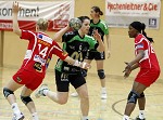 Handball, Cup Halbfinale, SG Witasek Kaernten vs. Hypo NOe 1,  im Bild Nina Stumvoll (Hypo NOe1), Katja Jamnik (SG Witasek) und Francine De Moraes Cararo (Hypo NOe1) pressefotos, sportfoto, sportfotos, krnten, kaernten, pressefoto, oskar, hher, wolfgang, jannach, sport, wirtschaft, kultur, politik, innenpolitik, auenpolitik, lokal, chronik, fotos, fotografie, fotographie, canon, eos, 1d, mark IV, mark 4, fotopool, powerpixx, hherfoto, hoeherfoto, klagenfurt, villach, wolfsberg, spittal, feldkirchen, vlkermarkt, voelkermarkt, lienz, osttirol, hermagor, archiv, fotoarchiv, photo, photoarchiv, kleine, zeitung, kleinzeitung, ktz, krntner tages zeitung, krntner woche, krntner, woche, kronen zeitung, krone, kronen, zeitung, sportfotographie, sportfotografie, kurier, krntner monat, monatsmagazin, tageszeitung, wochenzeitung, gratiszeitung, fuball, fussball, eishockey, icehockey, tennis, basketball, handball, volleyball, beachvolleyball, schi, ski, ski alpin, ski nordisch, schi nordisch, nordisch, langlaufen, schispringen, skispringen, biathlon