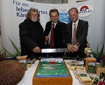 Krntnermilch stellt den neuen Rosentaler Schnittkse im Schloss Rosegg vor. pressefotos, sportfoto, sportfotos, krnten, kaernten, pressefoto, oskar, hher, wolfgang, jannach, sport, wirtschaft, kultur, politik, innenpolitik, auenpolitik, lokal, chronik, fotos, fotografie, fotographie, canon, eos, 1d, mark IV, mark 4, fotopool, powerpixx, hherfoto, hoeherfoto, klagenfurt, villach, wolfsberg, spittal, feldkirchen, vlkermarkt, voelkermarkt, lienz, osttirol, hermagor, archiv, fotoarchiv, photo, photoarchiv, kleine, zeitung, kleinzeitung, ktz, krntner tages zeitung, krntner woche, krntner, woche, kronen zeitung, krone, kronen, zeitung, sportfotographie, sportfotografie, kurier, krntner monat, monatsmagazin, tageszeitung, wochenzeitung, gratiszeitung, fuball, fussball, eishockey, icehockey, tennis, basketball, handball, volleyball, beachvolleyball, schi, ski, ski alpin, ski nordisch, schi nordisch, nordisch, langlaufen, schispringen, skispringen, biathlon