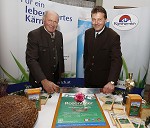 Krntnermilch stellt den neuen Rosentaler Schnittkse im Schloss Rosegg vor. pressefotos, sportfoto, sportfotos, krnten, kaernten, pressefoto, oskar, hher, wolfgang, jannach, sport, wirtschaft, kultur, politik, innenpolitik, auenpolitik, lokal, chronik, fotos, fotografie, fotographie, canon, eos, 1d, mark IV, mark 4, fotopool, powerpixx, hherfoto, hoeherfoto, klagenfurt, villach, wolfsberg, spittal, feldkirchen, vlkermarkt, voelkermarkt, lienz, osttirol, hermagor, archiv, fotoarchiv, photo, photoarchiv, kleine, zeitung, kleinzeitung, ktz, krntner tages zeitung, krntner woche, krntner, woche, kronen zeitung, krone, kronen, zeitung, sportfotographie, sportfotografie, kurier, krntner monat, monatsmagazin, tageszeitung, wochenzeitung, gratiszeitung, fuball, fussball, eishockey, icehockey, tennis, basketball, handball, volleyball, beachvolleyball, schi, ski, ski alpin, ski nordisch, schi nordisch, nordisch, langlaufen, schispringen, skispringen, biathlon