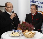 Krntnermilch stellt den neuen Rosentaler Schnittkse im Schloss Rosegg vor. pressefotos, sportfoto, sportfotos, krnten, kaernten, pressefoto, oskar, hher, wolfgang, jannach, sport, wirtschaft, kultur, politik, innenpolitik, auenpolitik, lokal, chronik, fotos, fotografie, fotographie, canon, eos, 1d, mark IV, mark 4, fotopool, powerpixx, hherfoto, hoeherfoto, klagenfurt, villach, wolfsberg, spittal, feldkirchen, vlkermarkt, voelkermarkt, lienz, osttirol, hermagor, archiv, fotoarchiv, photo, photoarchiv, kleine, zeitung, kleinzeitung, ktz, krntner tages zeitung, krntner woche, krntner, woche, kronen zeitung, krone, kronen, zeitung, sportfotographie, sportfotografie, kurier, krntner monat, monatsmagazin, tageszeitung, wochenzeitung, gratiszeitung, fuball, fussball, eishockey, icehockey, tennis, basketball, handball, volleyball, beachvolleyball, schi, ski, ski alpin, ski nordisch, schi nordisch, nordisch, langlaufen, schispringen, skispringen, biathlon