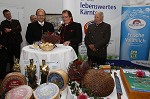 Krntnermilch stellt den neuen Rosentaler Schnittkse im Schloss Rosegg vor. pressefotos, sportfoto, sportfotos, krnten, kaernten, pressefoto, oskar, hher, wolfgang, jannach, sport, wirtschaft, kultur, politik, innenpolitik, auenpolitik, lokal, chronik, fotos, fotografie, fotographie, canon, eos, 1d, mark IV, mark 4, fotopool, powerpixx, hherfoto, hoeherfoto, klagenfurt, villach, wolfsberg, spittal, feldkirchen, vlkermarkt, voelkermarkt, lienz, osttirol, hermagor, archiv, fotoarchiv, photo, photoarchiv, kleine, zeitung, kleinzeitung, ktz, krntner tages zeitung, krntner woche, krntner, woche, kronen zeitung, krone, kronen, zeitung, sportfotographie, sportfotografie, kurier, krntner monat, monatsmagazin, tageszeitung, wochenzeitung, gratiszeitung, fuball, fussball, eishockey, icehockey, tennis, basketball, handball, volleyball, beachvolleyball, schi, ski, ski alpin, ski nordisch, schi nordisch, nordisch, langlaufen, schispringen, skispringen, biathlon