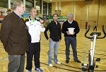 Handball, WHA, SG Witasek Krnten vs SSV Dornbirn. Bild zeigt Intersport Gewinnspiel mit Prsident Peter Witasek (SG Witasek). pressefotos, sportfoto, sportfotos, krnten, kaernten, pressefoto, oskar, hher, wolfgang, jannach, sport, wirtschaft, kultur, politik, innenpolitik, auenpolitik, lokal, chronik, fotos, fotografie, fotographie, canon, eos, 1d, mark IV, mark 4, fotopool, powerpixx, hherfoto, hoeherfoto, klagenfurt, villach, wolfsberg, spittal, feldkirchen, vlkermarkt, voelkermarkt, lienz, osttirol, hermagor, archiv, fotoarchiv, photo, photoarchiv, kleine, zeitung, kleinzeitung, ktz, krntner tages zeitung, krntner woche, krntner, woche, kronen zeitung, krone, kronen, zeitung, sportfotographie, sportfotografie, kurier, krntner monat, monatsmagazin, tageszeitung, wochenzeitung, gratiszeitung, fuball, fussball, eishockey, icehockey, tennis, basketball, handball, volleyball, beachvolleyball, schi, ski, ski alpin, ski nordisch, schi nordisch, nordisch, langlaufen, schispringen, skispringen, biathlon