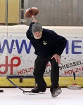 (c) 2017 - Eis- und Stocksport-Landesverband Krnten, Landesmeisterschaft. - Bild zeigt:  Josef Gegner (EV Weissenbacher Eisvoegel 1). Klagenfurt, am 4.2.2017.
Foto: Kuess pressefotos, sportfoto, sportfotos, krnten, kaernten, pressefoto, oskar, hher, wolfgang, jannach, sport, wirtschaft, kultur, politik, innenpolitik, auenpolitik, lokal, chronik, fotos, fotografie, fotographie, canon, eos, 1d, mark IV, mark 4, fotopool, powerpixx, hherfoto, hoeherfoto, klagenfurt, villach, wolfsberg, spittal, feldkirchen, vlkermarkt, voelkermarkt, lienz, osttirol, hermagor, archiv, fotoarchiv, photo, photoarchiv, kleine, zeitung, kleinzeitung, ktz, krntner tages zeitung, krntner woche, krntner, woche, kronen zeitung, krone, kronen, zeitung, sportfotographie, sportfotografie, kurier, krntner monat, monatsmagazin, tageszeitung, wochenzeitung, gratiszeitung, fuball, fussball, eishockey, icehockey, tennis, basketball, handball, volleyball, beachvolleyball, schi, ski, ski alpin, ski nordisch, schi nordisch, nordisch, langlaufen, schispringen, skispringen, biathlon