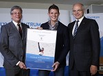 (c) 2014 - Olympiazentrum Klagenfurt, Erffnung. - Bild zeigt: Landeshauptmann Peter Kaiser (Kaernten), Thomas Morgenstern und Prsident Karl Stoss (OC). pressefotos, sportfoto, sportfotos, krnten, kaernten, pressefoto, oskar, hher, wolfgang, jannach, sport, wirtschaft, kultur, politik, innenpolitik, auenpolitik, lokal, chronik, fotos, fotografie, fotographie, canon, eos, 1d, mark IV, mark 4, fotopool, powerpixx, hherfoto, hoeherfoto, klagenfurt, villach, wolfsberg, spittal, feldkirchen, vlkermarkt, voelkermarkt, lienz, osttirol, hermagor, archiv, fotoarchiv, photo, photoarchiv, kleine, zeitung, kleinzeitung, ktz, krntner tages zeitung, krntner woche, krntner, woche, kronen zeitung, krone, kronen, zeitung, sportfotographie, sportfotografie, kurier, krntner monat, monatsmagazin, tageszeitung, wochenzeitung, gratiszeitung, fuball, fussball, eishockey, icehockey, tennis, basketball, handball, volleyball, beachvolleyball, schi, ski, ski alpin, ski nordisch, schi nordisch, nordisch, langlaufen, schispringen, skispringen, biathlon