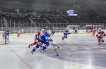 (c) 2015 - Winterclassic, Eishockey, KAC gegen VSV, Wrthersee Stadion Klagenfurt, das Spiel. - Bild zeigt: Manuel Geier (KAC) und Klemen Pretnar (KAC). pressefotos, sportfoto, sportfotos, krnten, kaernten, pressefoto, oskar, hher, wolfgang, jannach, sport, wirtschaft, kultur, politik, innenpolitik, auenpolitik, lokal, chronik, fotos, fotografie, fotographie, canon, eos, 1d, mark IV, mark 4, fotopool, powerpixx, hherfoto, hoeherfoto, klagenfurt, villach, wolfsberg, spittal, feldkirchen, vlkermarkt, voelkermarkt, lienz, osttirol, hermagor, archiv, fotoarchiv, photo, photoarchiv, kleine, zeitung, kleinzeitung, ktz, krntner tages zeitung, krntner woche, krntner, woche, kronen zeitung, krone, kronen, zeitung, sportfotographie, sportfotografie, kurier, krntner monat, monatsmagazin, tageszeitung, wochenzeitung, gratiszeitung, fuball, fussball, eishockey, icehockey, tennis, basketball, handball, volleyball, beachvolleyball, schi, ski, ski alpin, ski nordisch, schi nordisch, nordisch, langlaufen, schispringen, skispringen, biathlon