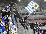 (c) 2015 - Winterclassic, Eishockey, KAC gegen VSV, Wrthersee Stadion Klagenfurt, das Spiel. - Bild zeigt: Fans des VSV. pressefotos, sportfoto, sportfotos, krnten, kaernten, pressefoto, oskar, hher, wolfgang, jannach, sport, wirtschaft, kultur, politik, innenpolitik, auenpolitik, lokal, chronik, fotos, fotografie, fotographie, canon, eos, 1d, mark IV, mark 4, fotopool, powerpixx, hherfoto, hoeherfoto, klagenfurt, villach, wolfsberg, spittal, feldkirchen, vlkermarkt, voelkermarkt, lienz, osttirol, hermagor, archiv, fotoarchiv, photo, photoarchiv, kleine, zeitung, kleinzeitung, ktz, krntner tages zeitung, krntner woche, krntner, woche, kronen zeitung, krone, kronen, zeitung, sportfotographie, sportfotografie, kurier, krntner monat, monatsmagazin, tageszeitung, wochenzeitung, gratiszeitung, fuball, fussball, eishockey, icehockey, tennis, basketball, handball, volleyball, beachvolleyball, schi, ski, ski alpin, ski nordisch, schi nordisch, nordisch, langlaufen, schispringen, skispringen, biathlon