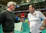 (c) 2014 - Sportpark Klagenfurt, Volleyball Champions League, Aich/Dob gegen Olympiacos Piraeus. - Bild zeigt: ORF-Moderator Gustav Rainer und Martin Micheu (Aich/Dob). pressefotos, sportfoto, sportfotos, krnten, kaernten, pressefoto, oskar, hher, wolfgang, jannach, sport, wirtschaft, kultur, politik, innenpolitik, auenpolitik, lokal, chronik, fotos, fotografie, fotographie, canon, eos, 1d, mark IV, mark 4, fotopool, powerpixx, hherfoto, hoeherfoto, klagenfurt, villach, wolfsberg, spittal, feldkirchen, vlkermarkt, voelkermarkt, lienz, osttirol, hermagor, archiv, fotoarchiv, photo, photoarchiv, kleine, zeitung, kleinzeitung, ktz, krntner tages zeitung, krntner woche, krntner, woche, kronen zeitung, krone, kronen, zeitung, sportfotographie, sportfotografie, kurier, krntner monat, monatsmagazin, tageszeitung, wochenzeitung, gratiszeitung, fuball, fussball, eishockey, icehockey, tennis, basketball, handball, volleyball, beachvolleyball, schi, ski, ski alpin, ski nordisch, schi nordisch, nordisch, langlaufen, schispringen, skispringen, biathlon