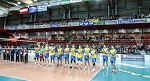 (c) 2014 - Sportpark Klagenfurt, Volleyball Champions League, Aich/Dob gegen Olympiacos Piraeus. - Bild zeigt: die Mannschaft von Aich/Dob und Fans. pressefotos, sportfoto, sportfotos, krnten, kaernten, pressefoto, oskar, hher, wolfgang, jannach, sport, wirtschaft, kultur, politik, innenpolitik, auenpolitik, lokal, chronik, fotos, fotografie, fotographie, canon, eos, 1d, mark IV, mark 4, fotopool, powerpixx, hherfoto, hoeherfoto, klagenfurt, villach, wolfsberg, spittal, feldkirchen, vlkermarkt, voelkermarkt, lienz, osttirol, hermagor, archiv, fotoarchiv, photo, photoarchiv, kleine, zeitung, kleinzeitung, ktz, krntner tages zeitung, krntner woche, krntner, woche, kronen zeitung, krone, kronen, zeitung, sportfotographie, sportfotografie, kurier, krntner monat, monatsmagazin, tageszeitung, wochenzeitung, gratiszeitung, fuball, fussball, eishockey, icehockey, tennis, basketball, handball, volleyball, beachvolleyball, schi, ski, ski alpin, ski nordisch, schi nordisch, nordisch, langlaufen, schispringen, skispringen, biathlon