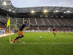 (c) 2014 - Fuball, Bundesliga, RZ Pellets WAC gegen FC Red Bull Salzburg, Wrthersee Stadion. - Bild zeigt: Spieler im Wrthersee Stadion. pressefotos, sportfoto, sportfotos, krnten, kaernten, pressefoto, oskar, hher, wolfgang, jannach, sport, wirtschaft, kultur, politik, innenpolitik, auenpolitik, lokal, chronik, fotos, fotografie, fotographie, canon, eos, 1d, mark IV, mark 4, fotopool, powerpixx, hherfoto, hoeherfoto, klagenfurt, villach, wolfsberg, spittal, feldkirchen, vlkermarkt, voelkermarkt, lienz, osttirol, hermagor, archiv, fotoarchiv, photo, photoarchiv, kleine, zeitung, kleinzeitung, ktz, krntner tages zeitung, krntner woche, krntner, woche, kronen zeitung, krone, kronen, zeitung, sportfotographie, sportfotografie, kurier, krntner monat, monatsmagazin, tageszeitung, wochenzeitung, gratiszeitung, fuball, fussball, eishockey, icehockey, tennis, basketball, handball, volleyball, beachvolleyball, schi, ski, ski alpin, ski nordisch, schi nordisch, nordisch, langlaufen, schispringen, skispringen, biathlon